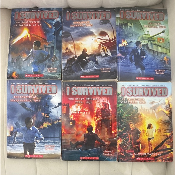 I Survived Book Collection - Picture 3 of 6